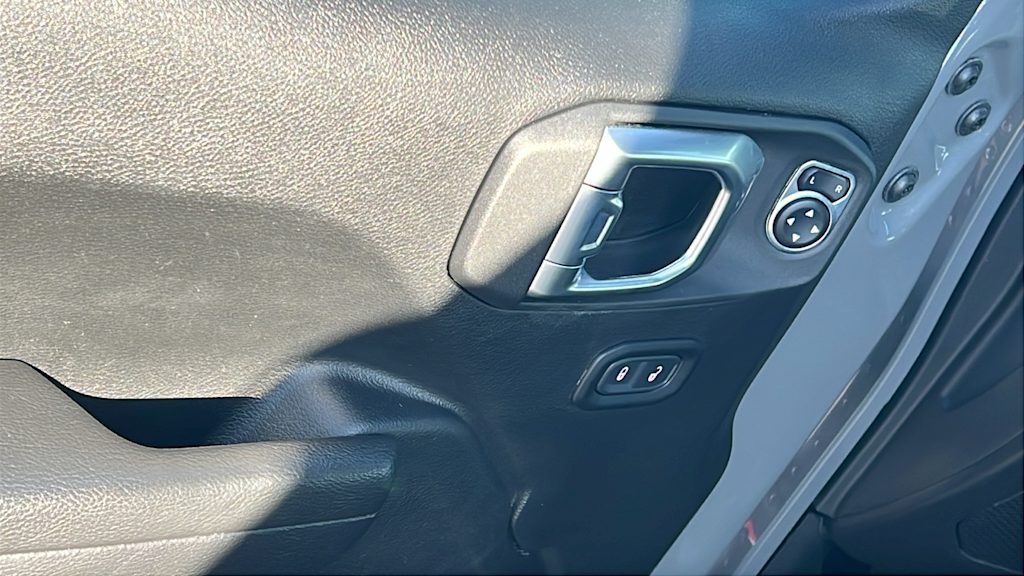 Thumbnail: 2023 Jeep Wrangler - 27