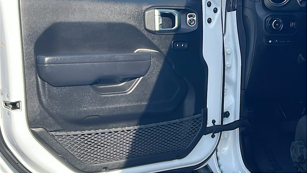 Thumbnail: 2023 Jeep Wrangler - 29