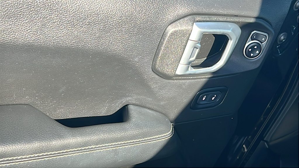 Thumbnail: 2022 Jeep Wrangler - 28