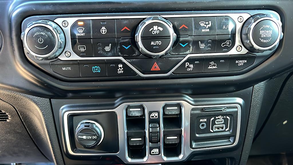 Thumbnail: 2022 Jeep Wrangler - 23