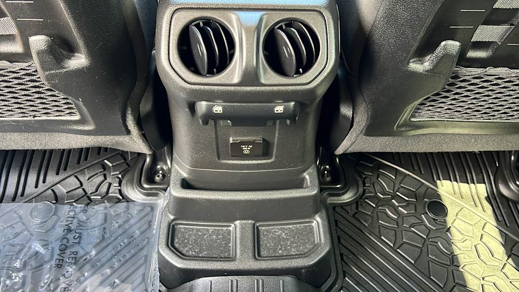 Thumbnail: 2022 Jeep Wrangler - 30