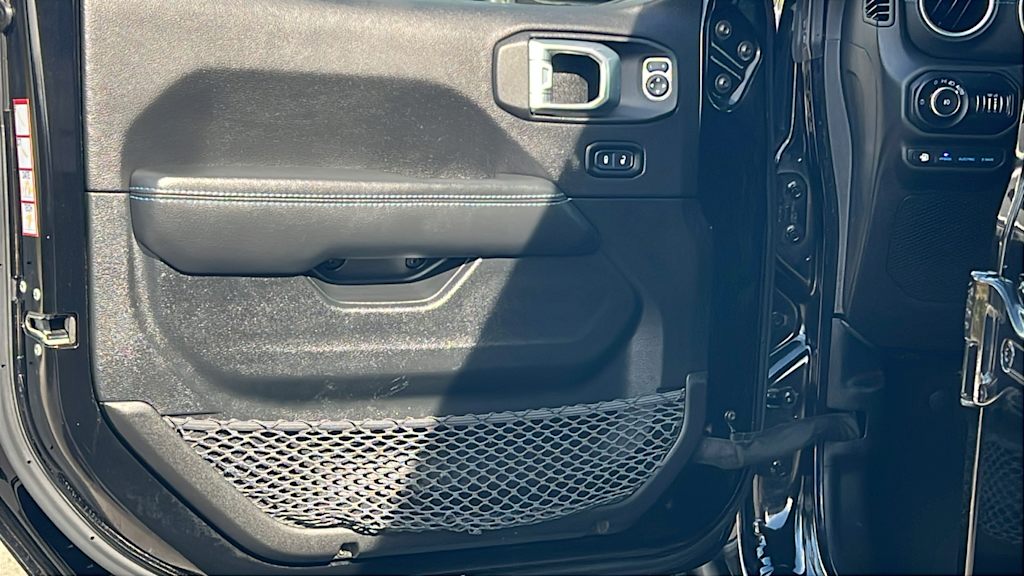 Thumbnail: 2022 Jeep Wrangler - 28
