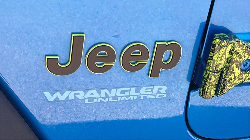 Thumbnail: 2022 Jeep Wrangler - 17