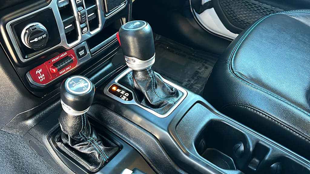 Thumbnail: 2022 Jeep Wrangler - 14