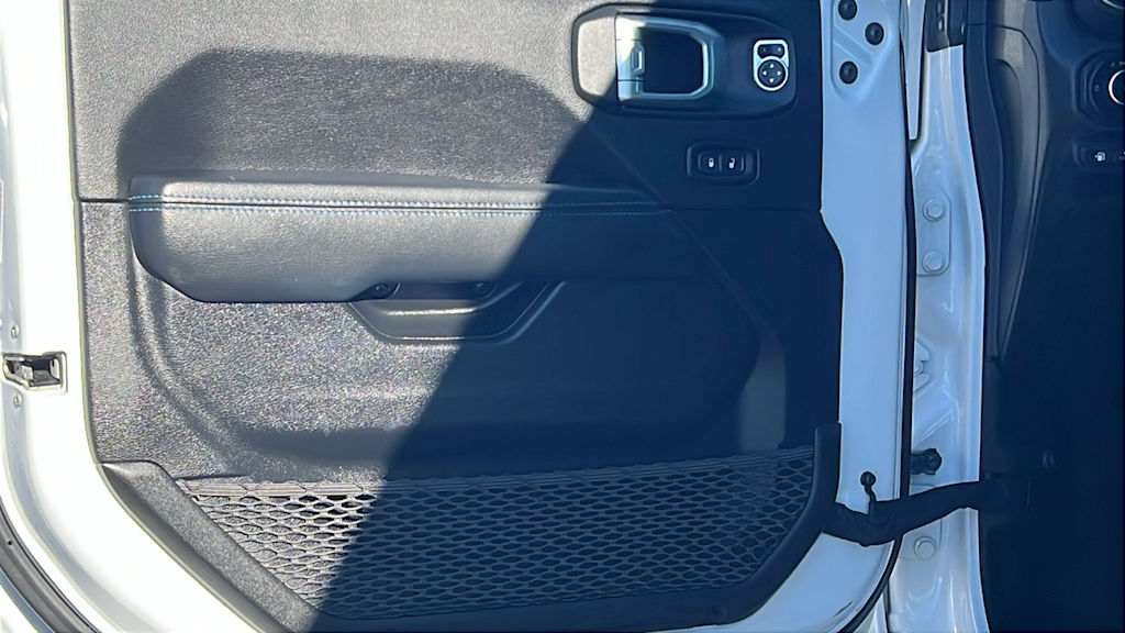 Thumbnail: 2022 Jeep Wrangler - 10