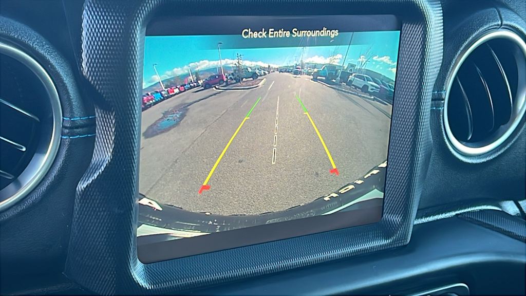 Thumbnail: 2022 Jeep Wrangler - 25