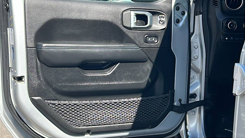 Thumbnail: 2023 Jeep Wrangler - 29