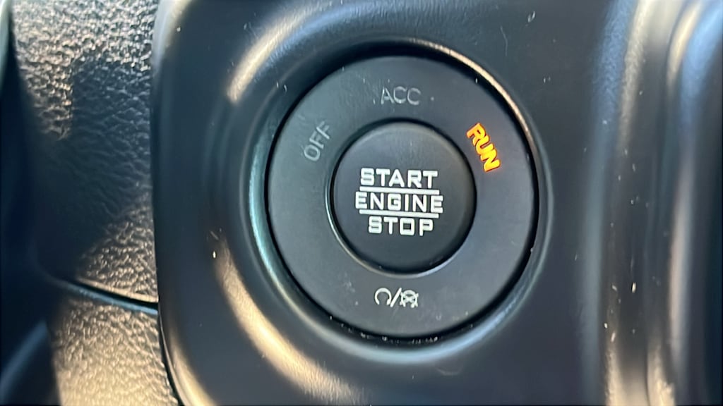 Thumbnail: 2022 Jeep Wrangler - 25