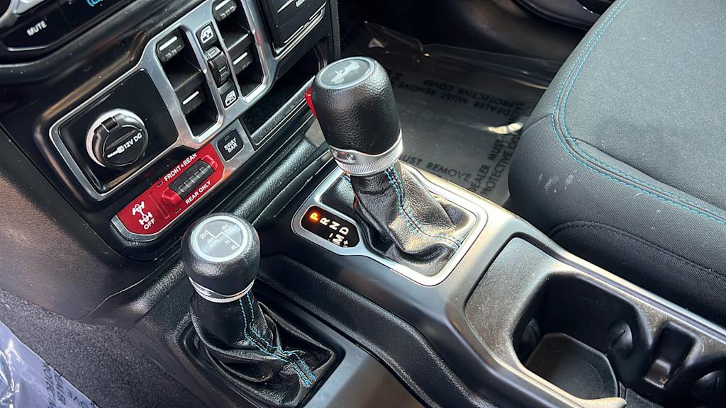 Thumbnail: 2022 Jeep Wrangler - 15