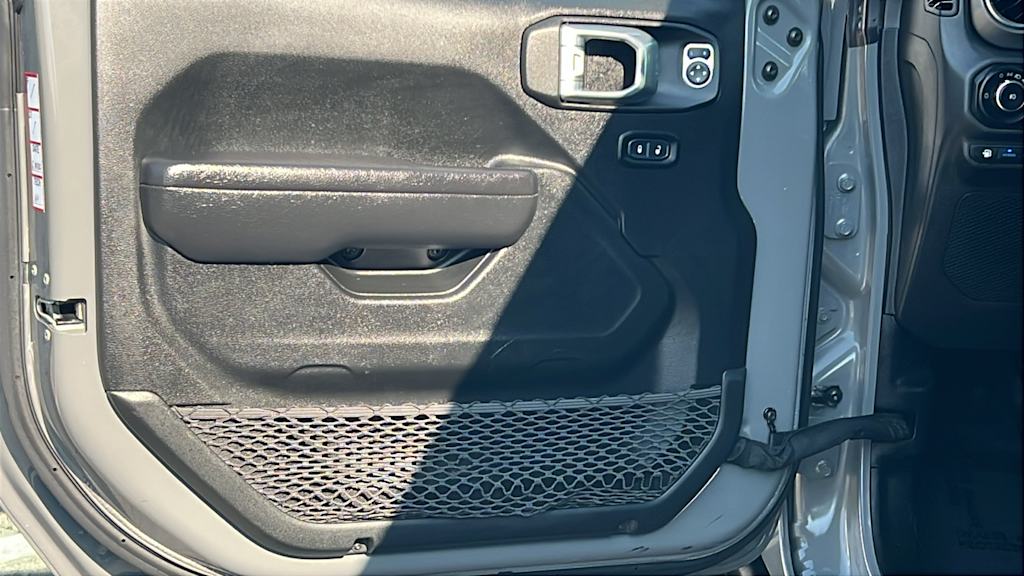 Thumbnail: 2022 Jeep Wrangler - 29