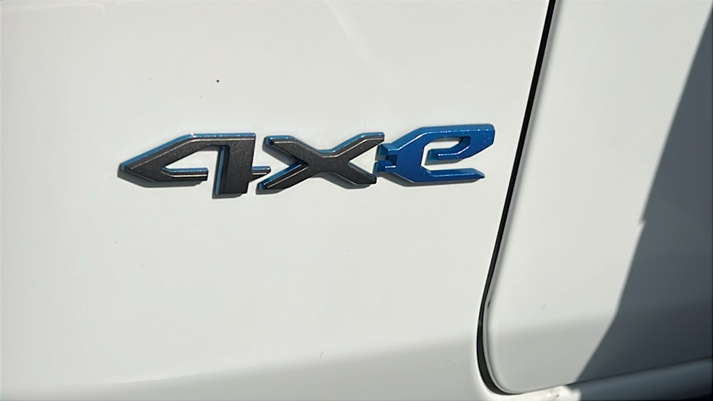 Thumbnail: 2022 Jeep Wrangler - 32