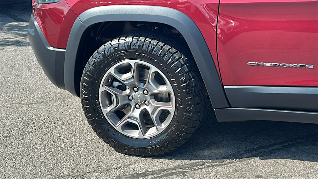Thumbnail: 2021 Jeep Cherokee - 8
