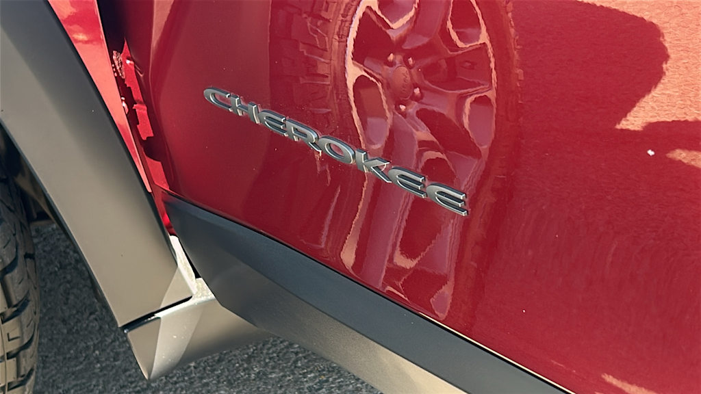 Thumbnail: 2021 Jeep Cherokee - 7