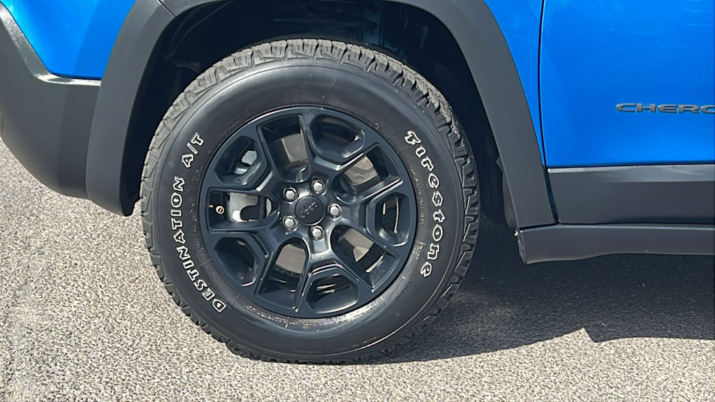 Thumbnail: 2022 Jeep Cherokee - 8