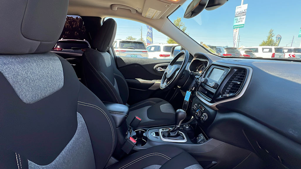 2018 Jeep Cherokee Latitude 21