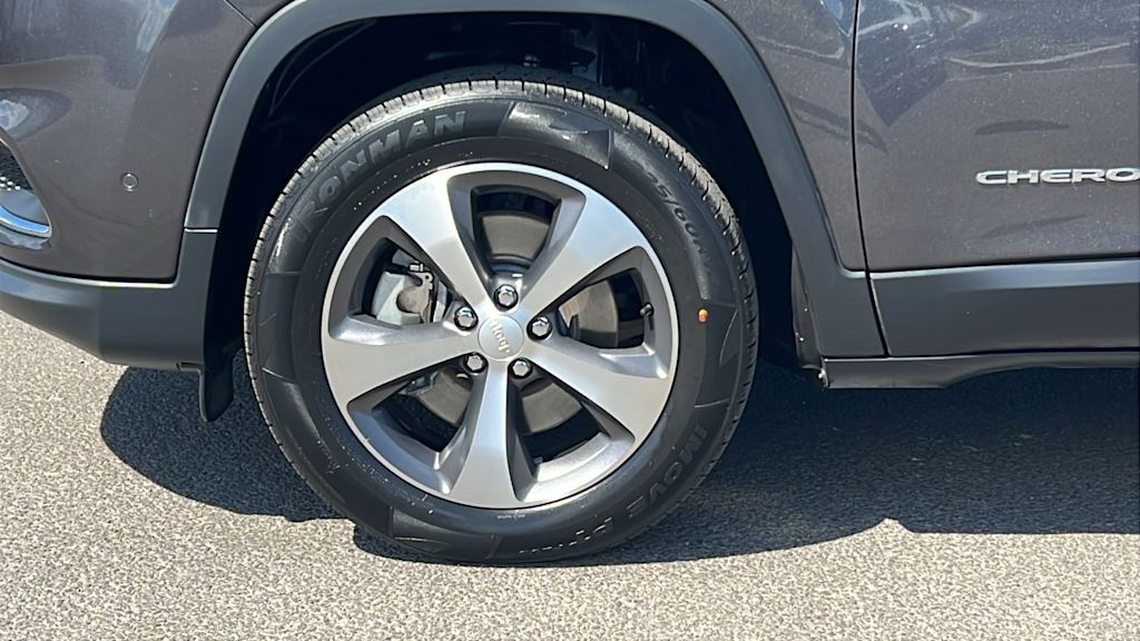 Thumbnail: 2020 Jeep Cherokee - 8