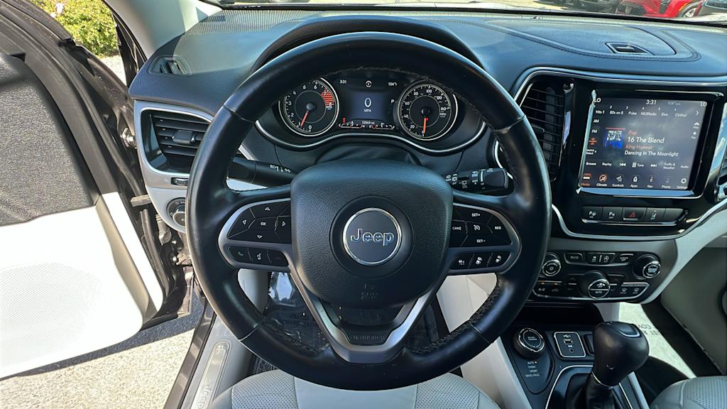 Thumbnail: 2020 Jeep Cherokee - 10