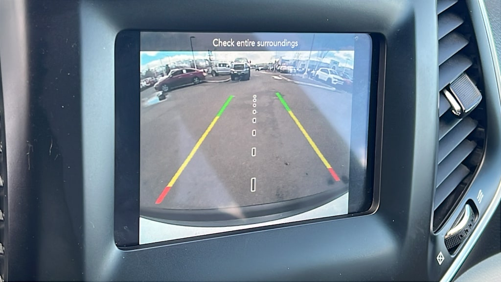 Thumbnail: 2020 Jeep Cherokee - 13