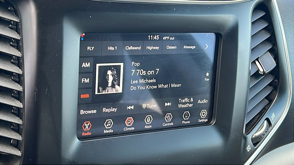 Thumbnail: 2020 Jeep Cherokee - 15