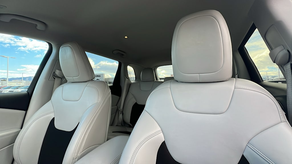 Thumbnail: 2020 Jeep Cherokee - 10