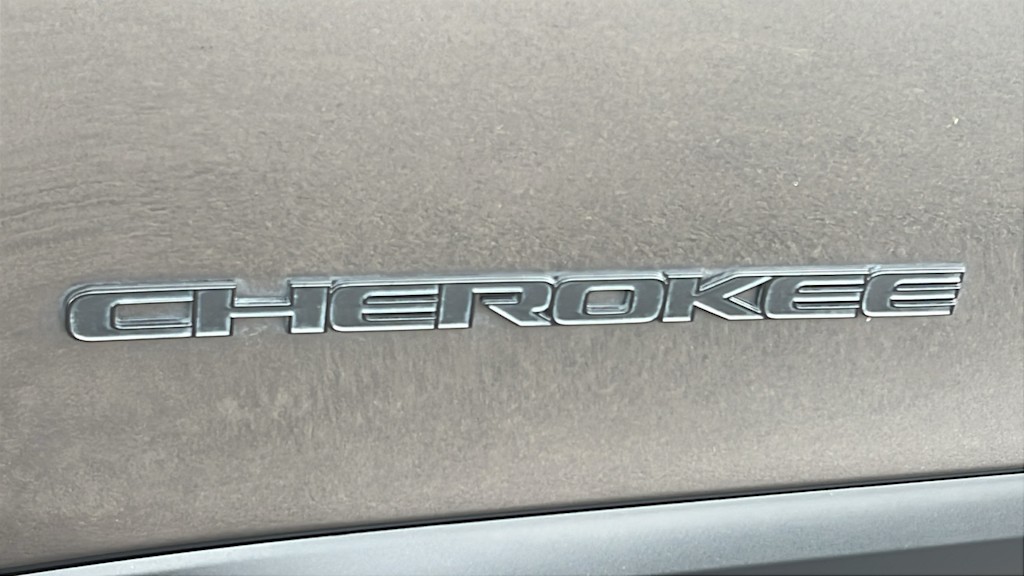 Thumbnail: 2023 Jeep Cherokee - 7