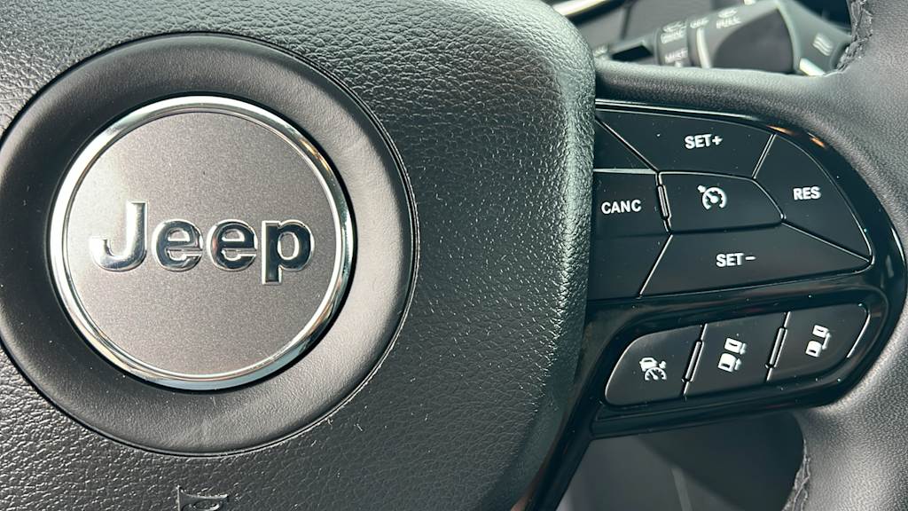 Thumbnail: 2023 Jeep Cherokee - 27