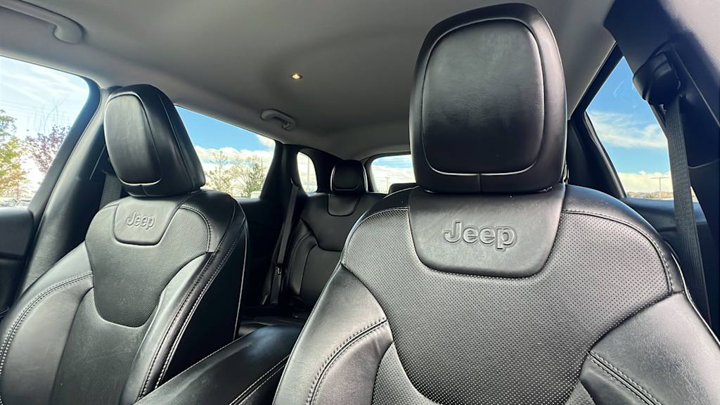 Thumbnail: 2022 Jeep Cherokee - 10