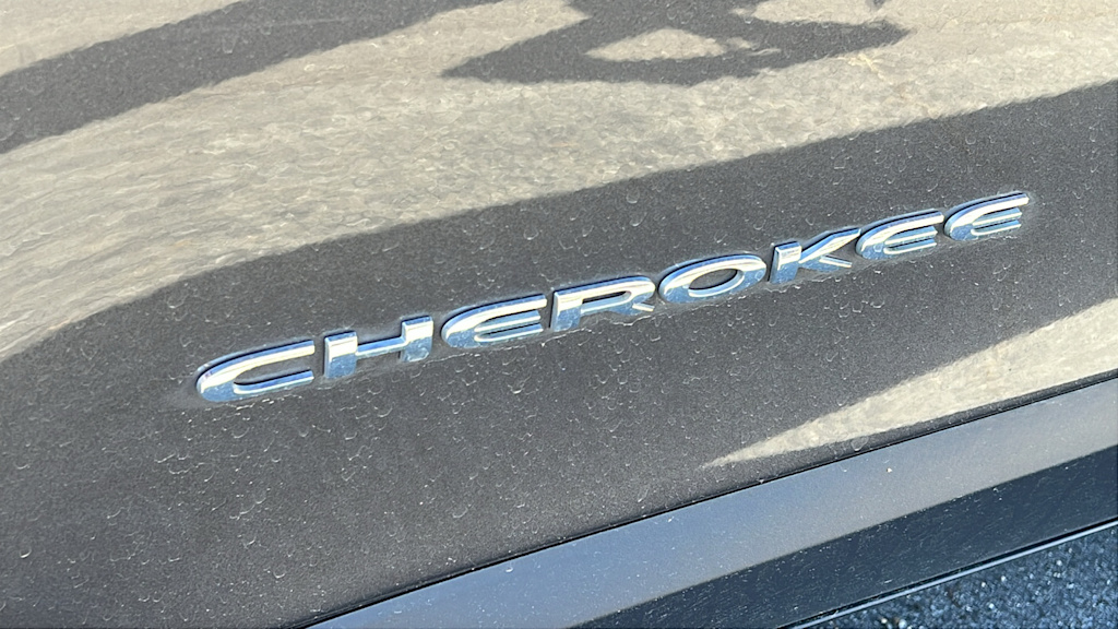 Thumbnail: 2022 Jeep Cherokee - 5
