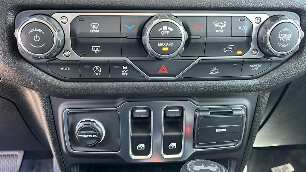 Thumbnail: 2026 Jeep Wrangler - 22
