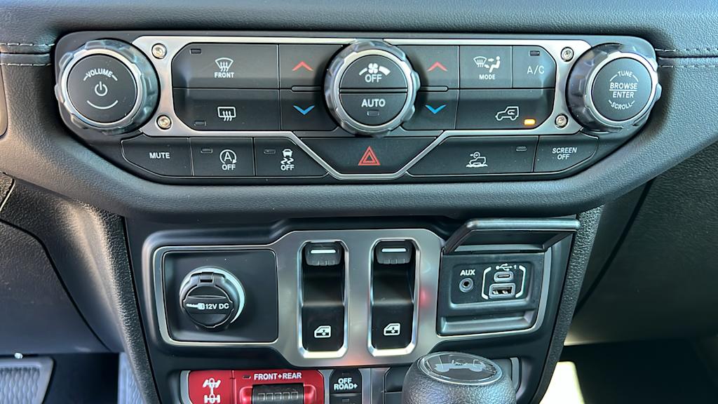 Thumbnail: 2026 Jeep Wrangler - 22