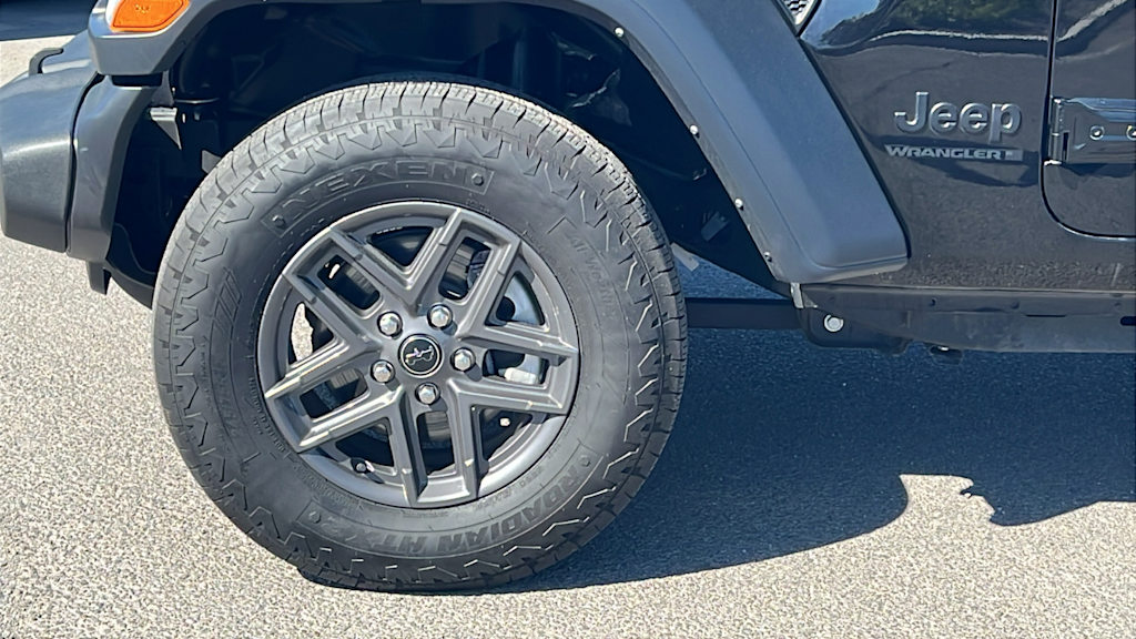 Thumbnail: 2024 Jeep Wrangler - 8