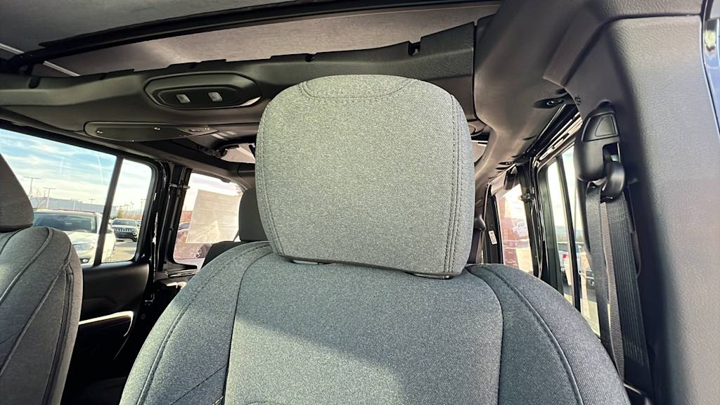 2025 Jeep Wrangler Sport 27