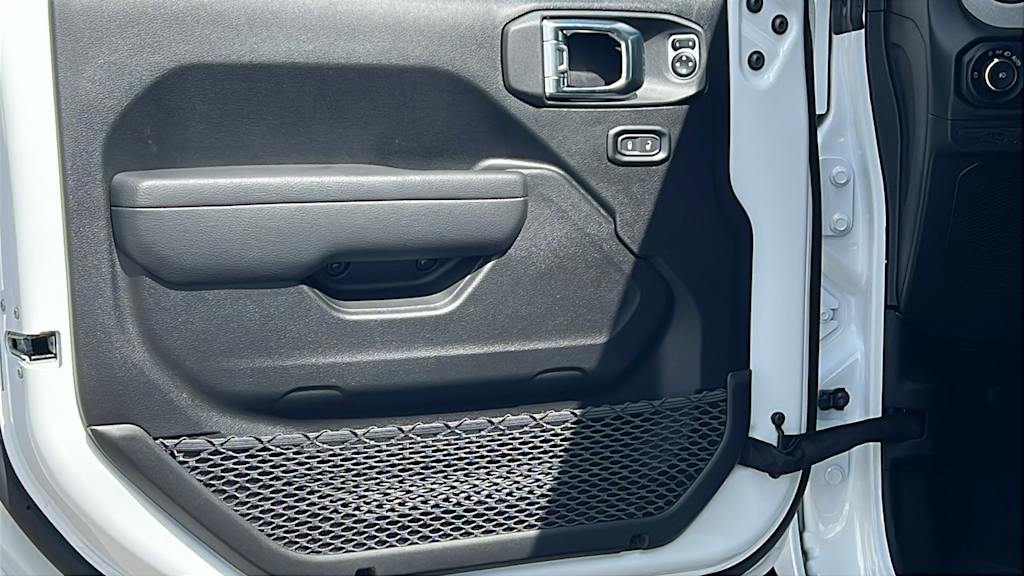 2025 Jeep Wrangler Sport 29