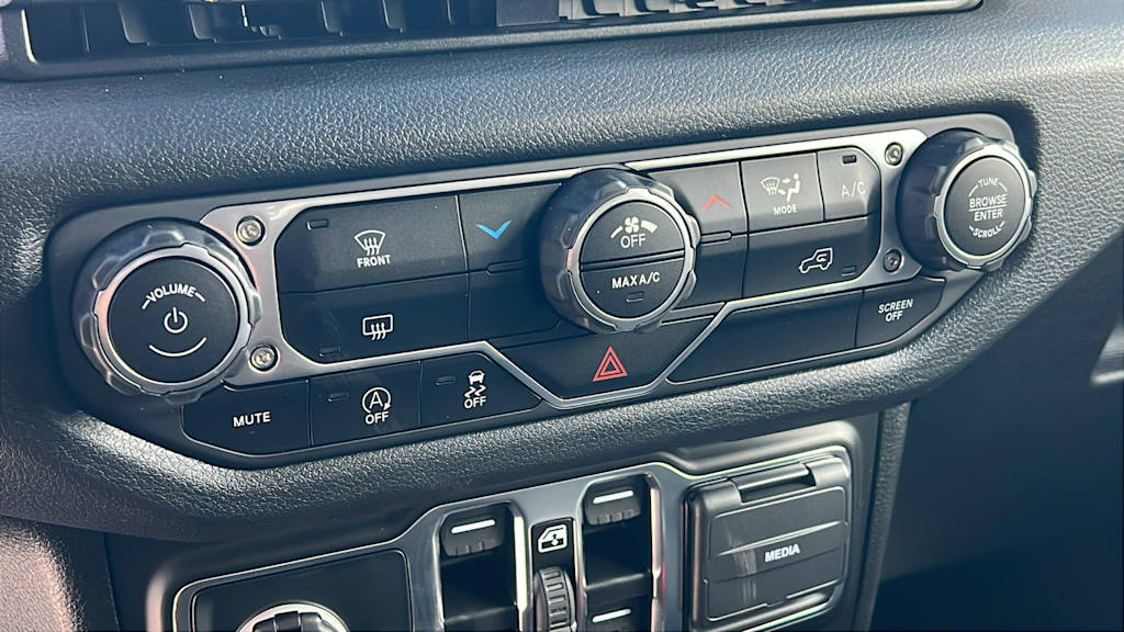 2025 Jeep Wrangler Sport 23