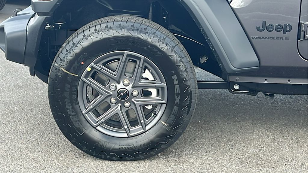 2025 Jeep Wrangler Sport 8