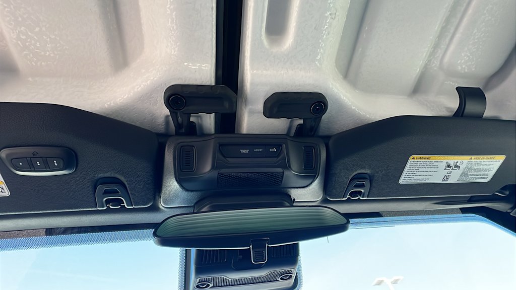 2025 Jeep Wrangler Sport 33