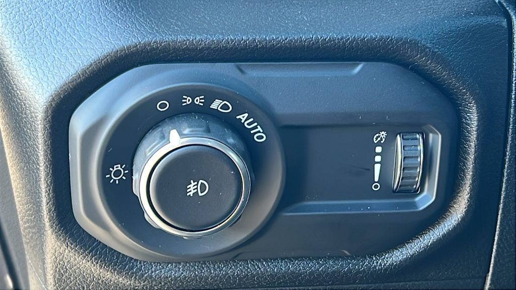 2025 Jeep Wrangler Sport 31