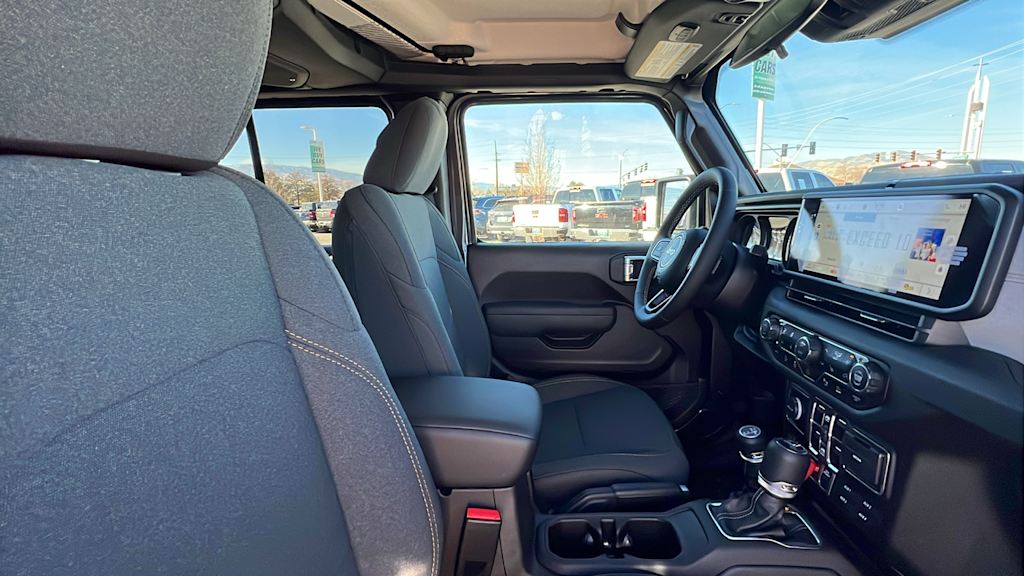 2025 Jeep Wrangler Sport 22