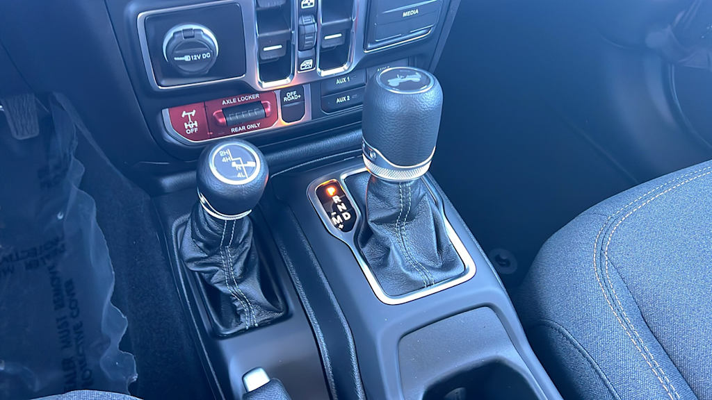 2025 Jeep Wrangler Sport 16