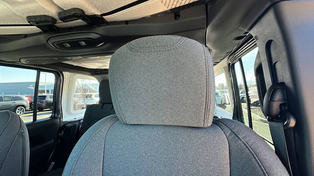 2025 Jeep Wrangler Sport 30
