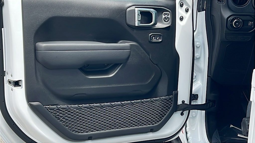 Thumbnail: 2026 Jeep Wrangler - 29
