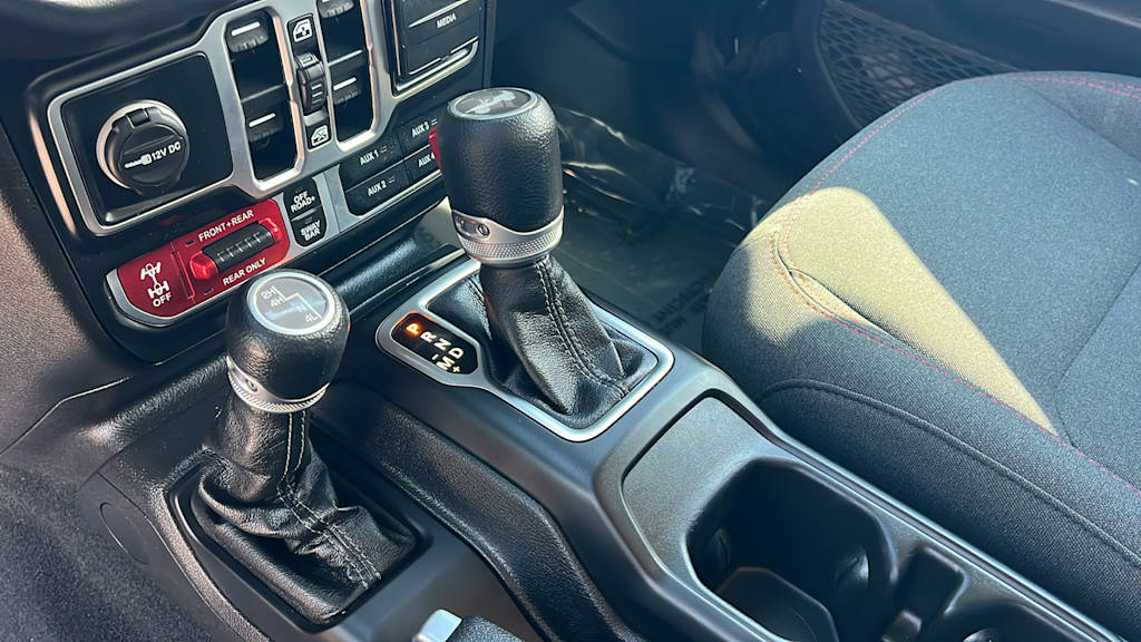 Thumbnail: 2024 Jeep Wrangler - 15