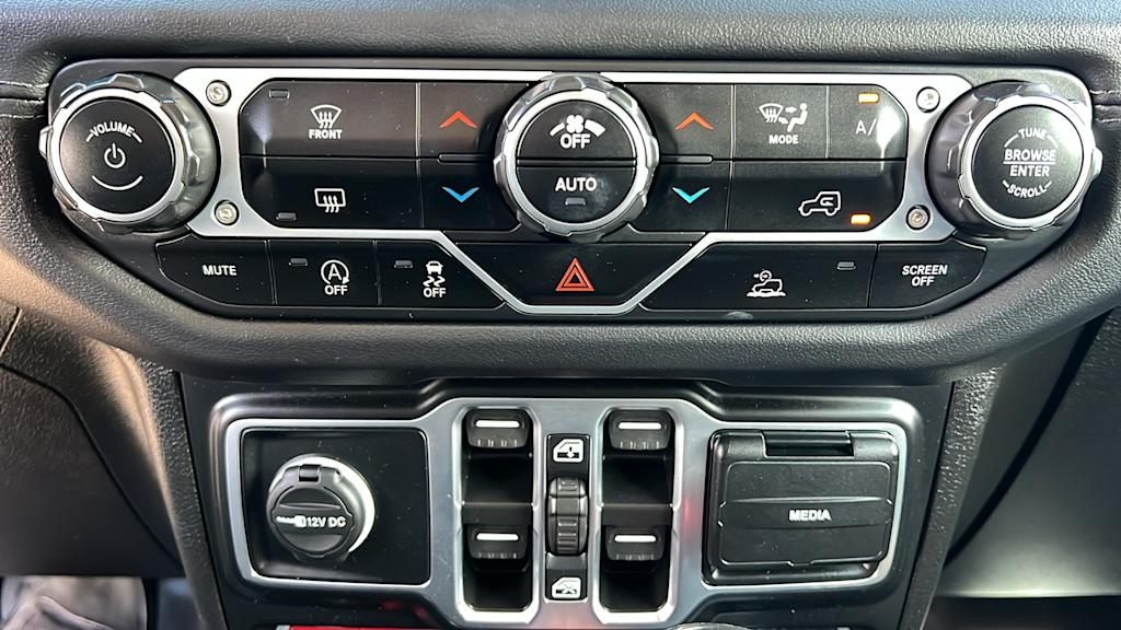 Thumbnail: 2024 Jeep Wrangler - 23