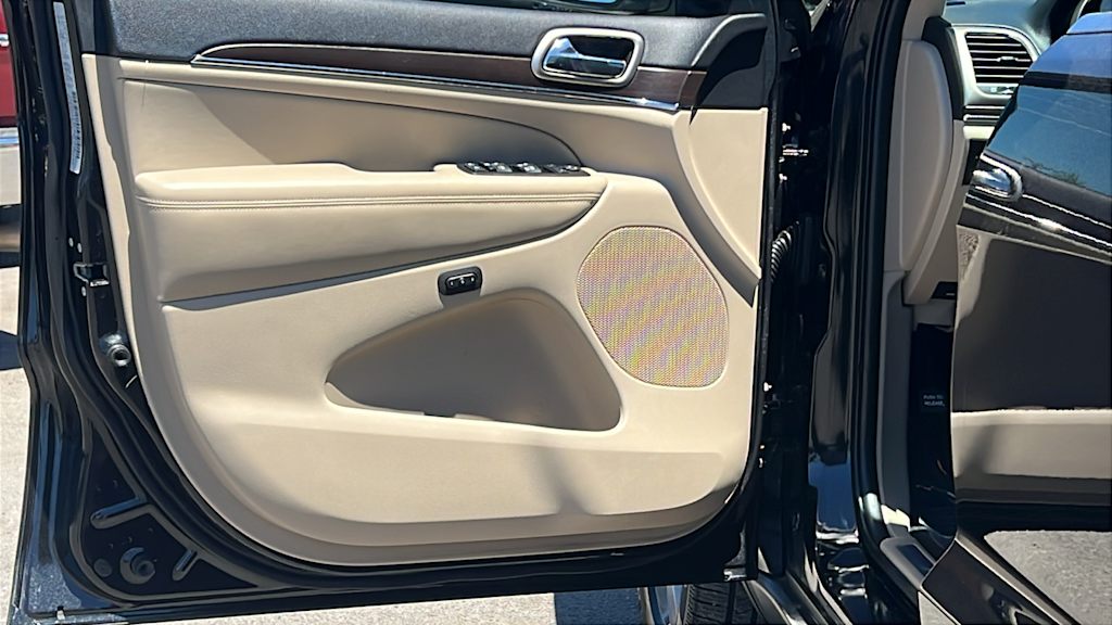 Thumbnail: 2016 Jeep Grand Cherokee - 28