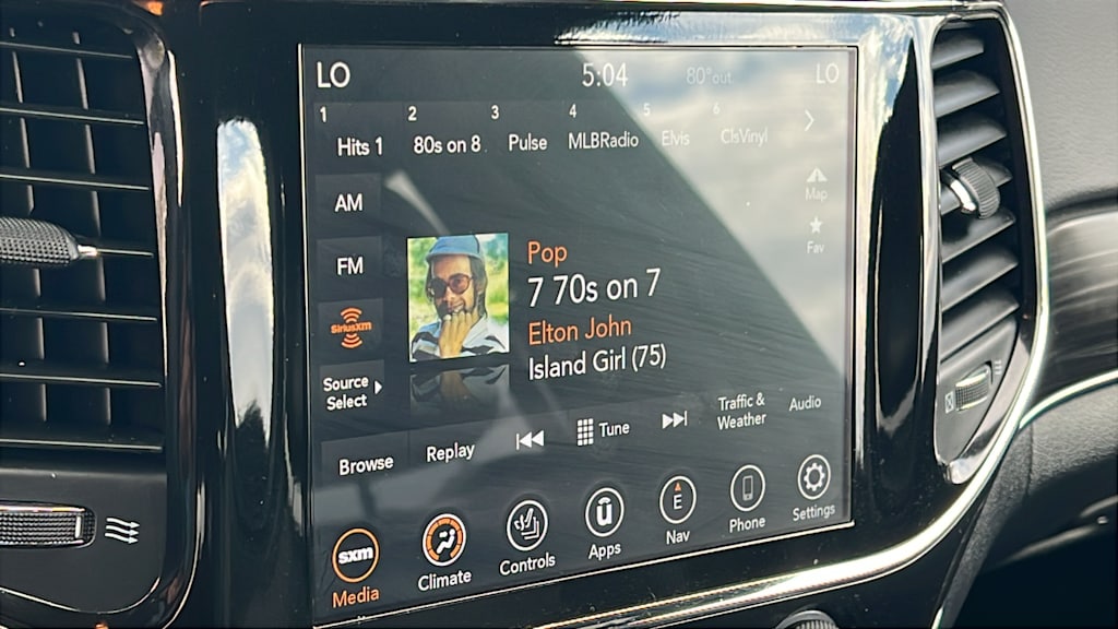 Thumbnail: 2022 Jeep Grand Cherokee - 23