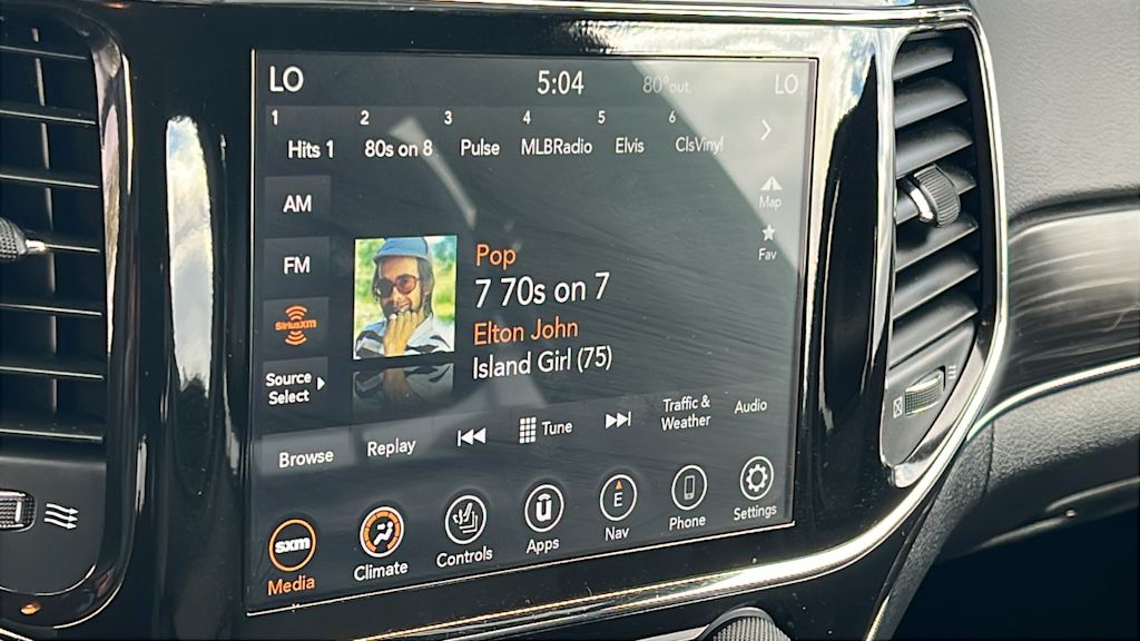 Thumbnail: 2022 Jeep Grand Cherokee - 14