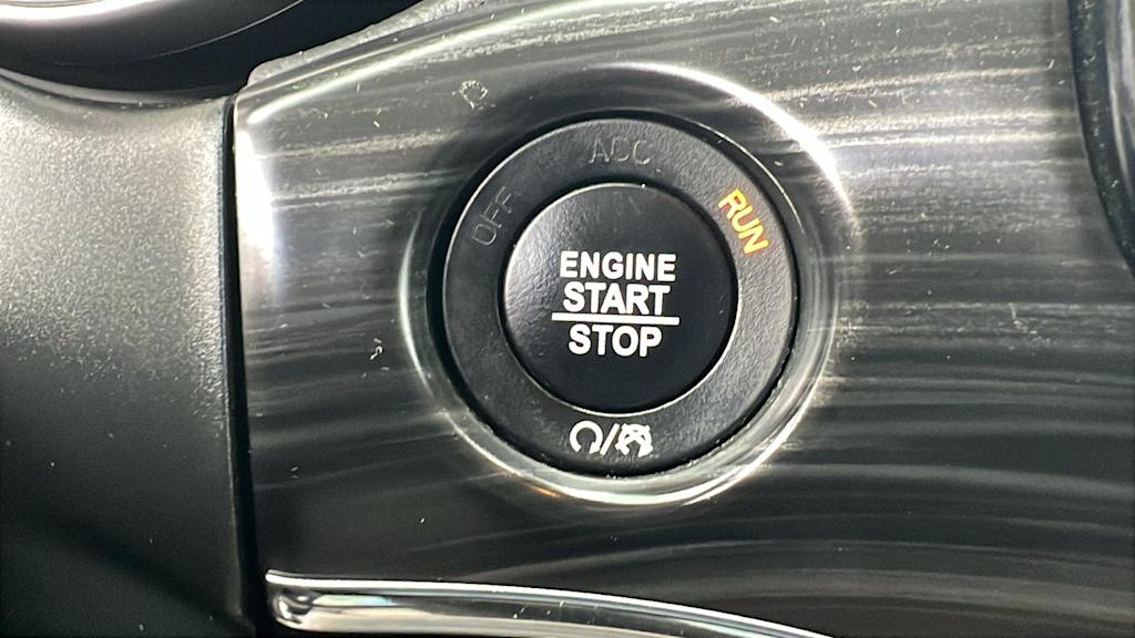 Thumbnail: 2022 Jeep Grand Cherokee - 24