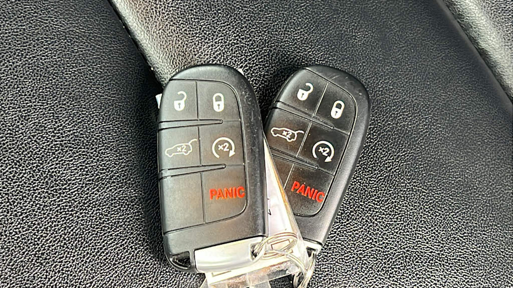 Thumbnail: 2022 Jeep Grand Cherokee - 17