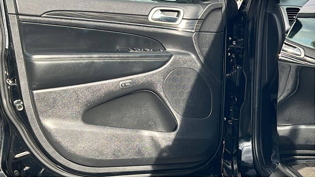 Thumbnail: 2022 Jeep Grand Cherokee - 28