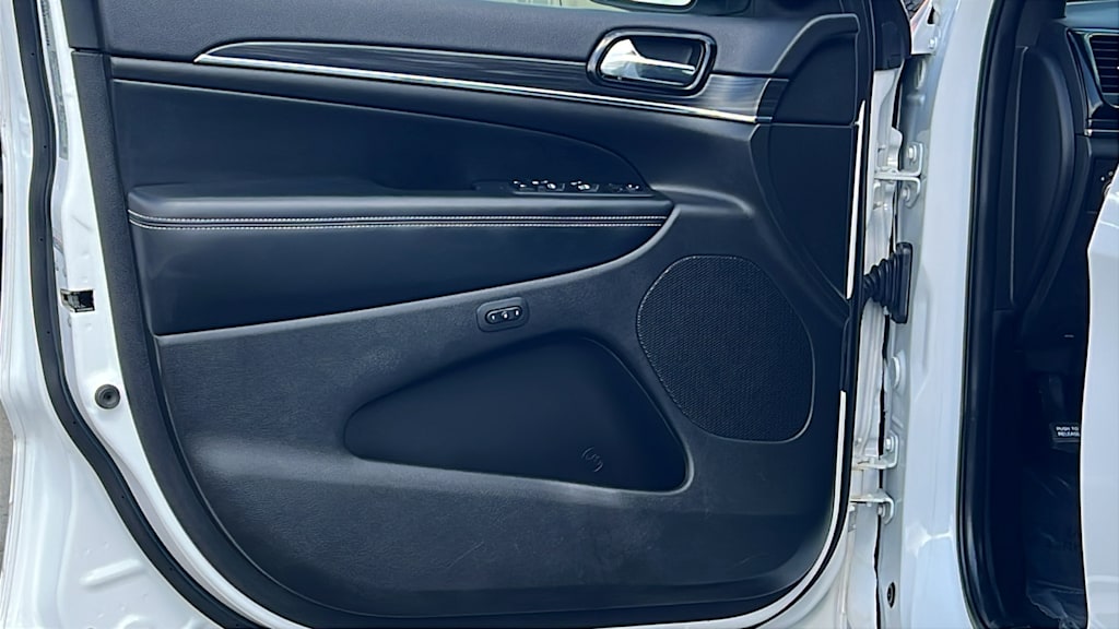 Thumbnail: 2021 Jeep Grand Cherokee - 28